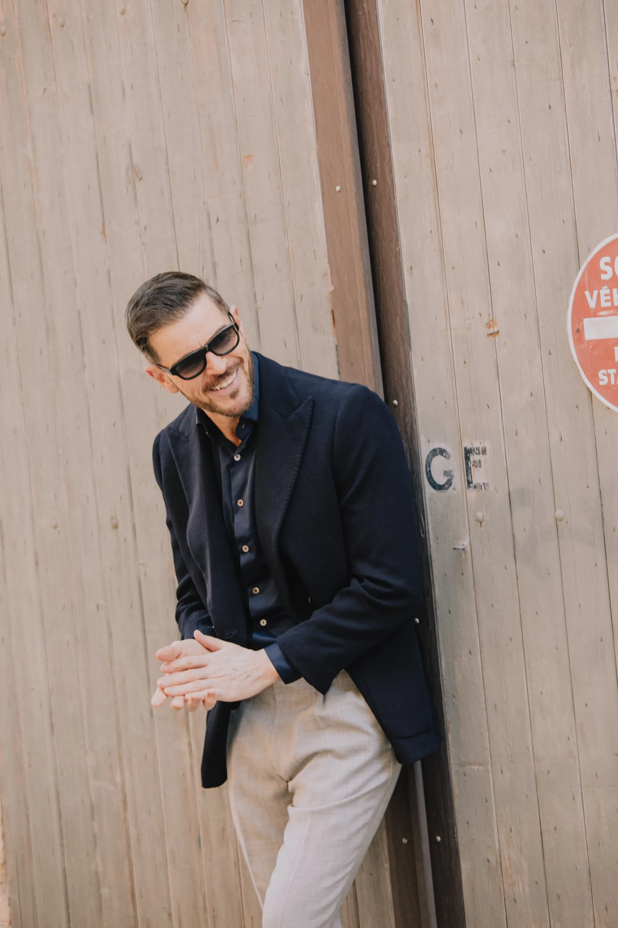 Casual Collar, Single Cuff Shirt in Navy Jersey